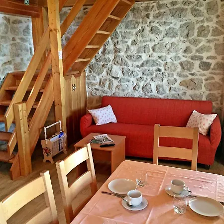 Ana * Jesenice (Split-Dalmatia)